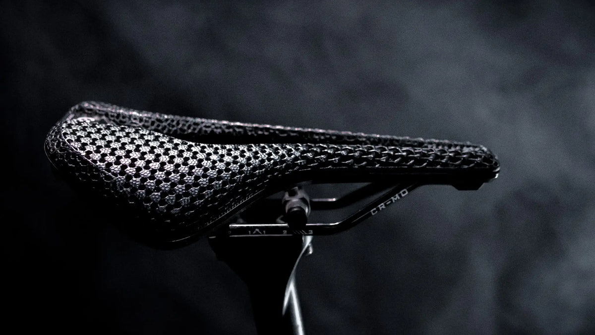 Valois Tähti 3D-printed carbon saddle, close-up studio shot