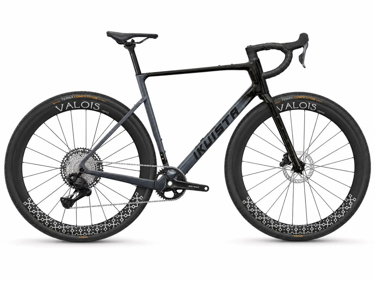 IKUISTA Halo carbon race gravel bike in Obsidian with Shimano GRX 800 Di2 and Valois carbon wheels