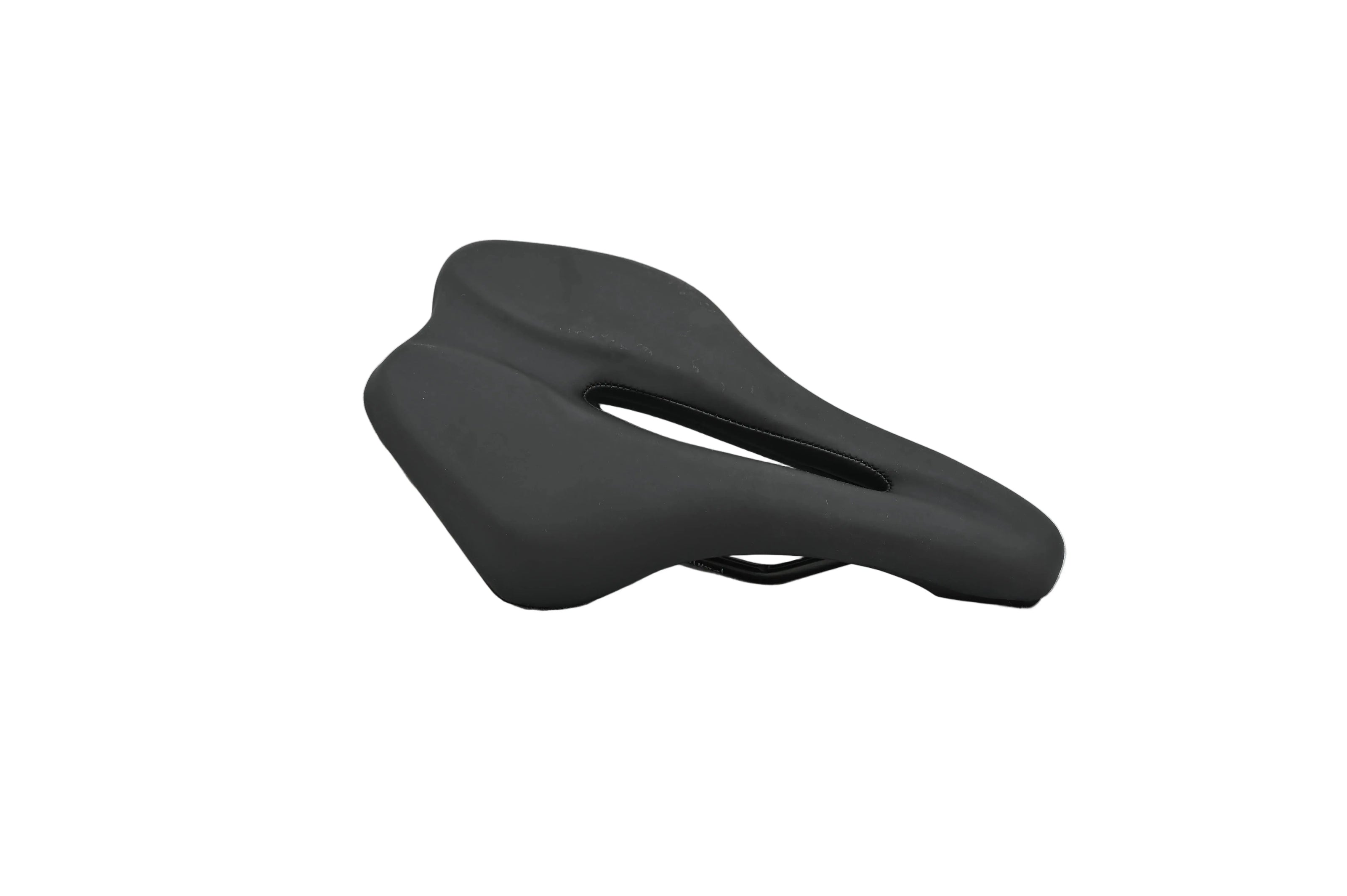 Valois Kulkia saddle, three-quarter view showing the smooth padded top and central cutout