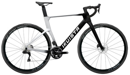 IKUISTA Fluxi carbon road bike in Nordic Alloy with Shimano 105 Di2, drive side view
